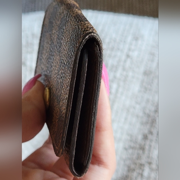 Authentic Louis Vuitton Damier Multicles 4 Ring Key Case - Picture 4 of 13